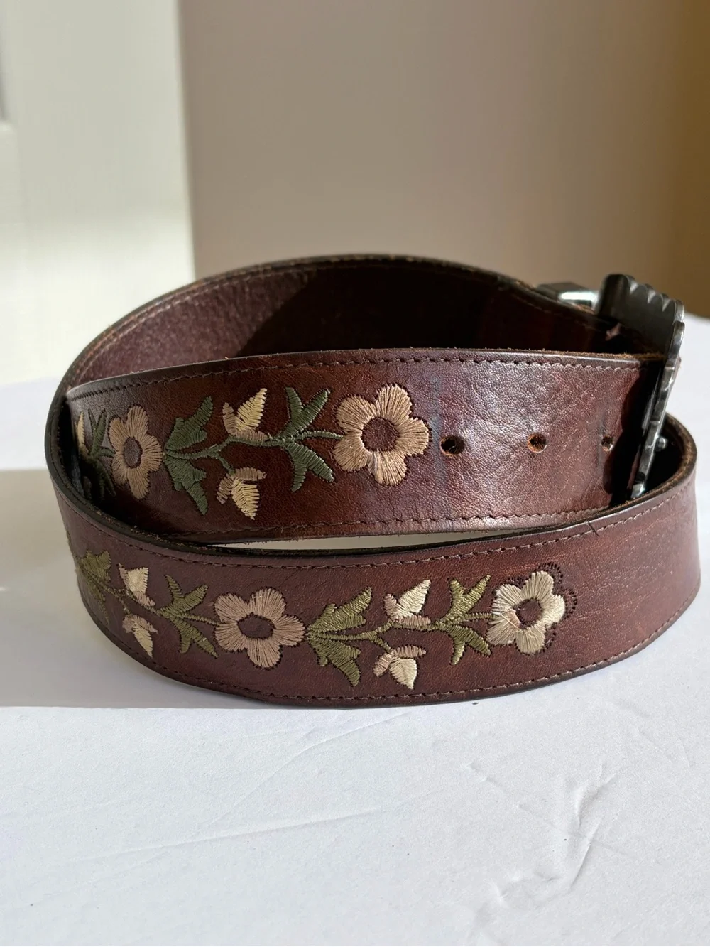 Vintage Avignon Leather Western Floral Embroidered Belt Scalloped Buckle L